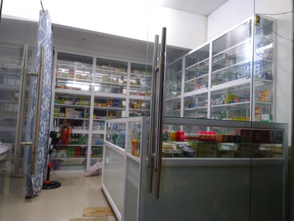 CẦN SANG LẠI NHÀ THUỐC HOẶC TỦ,THUỐC QUẬN 8