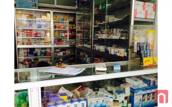 Cần tuyển nhân viên phụ bán thuốc tây