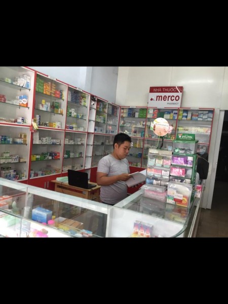 Sang nhà thuốc Tây