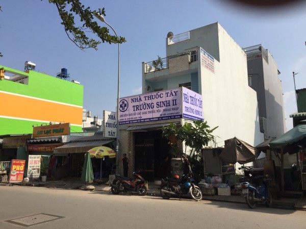 Sang nhà thuốc tây mặt bằng đẹp giá rẻ. 