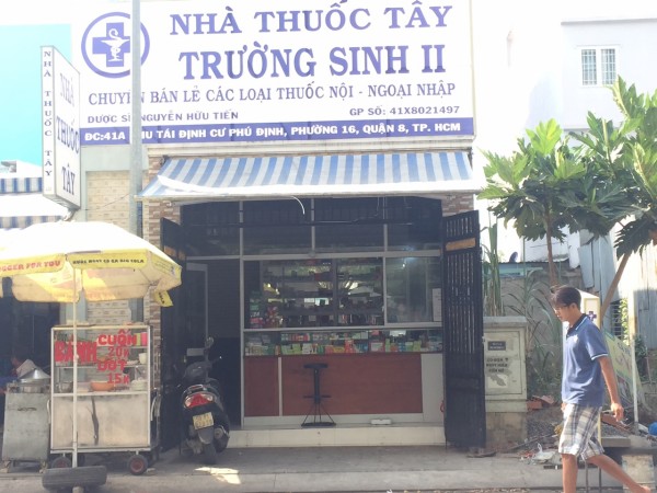 Sang nhà thuốc tây mặt bằng đẹp giá rẻ.