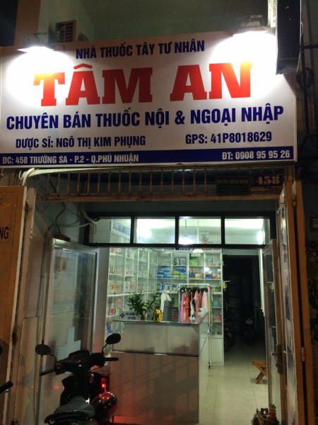 Sang nhà thuốc Tây mặt tiền đường Trường Sa, Q, Phú Nhuận
