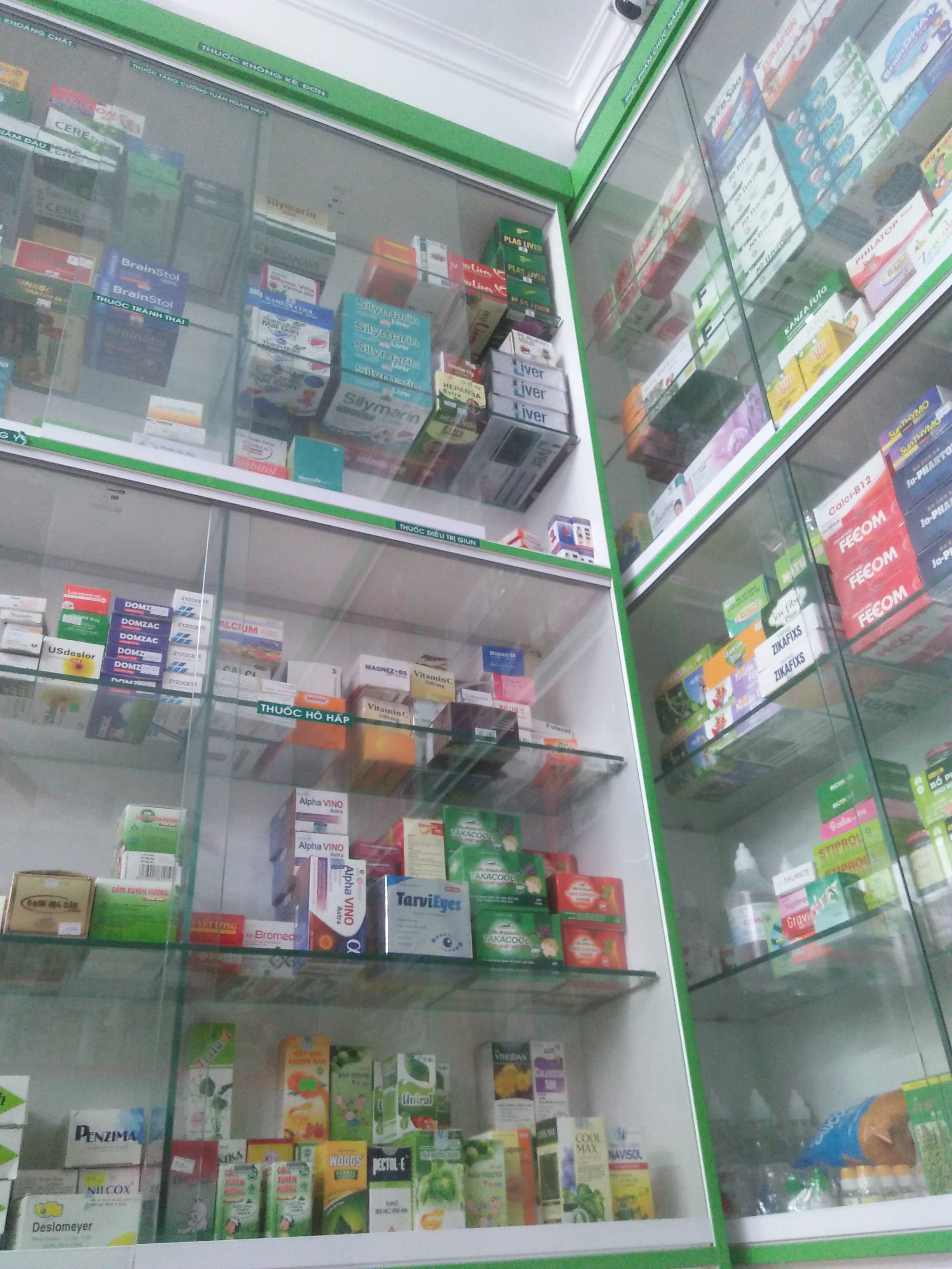 Sang nhanh nhà thuốc ở Long Biên, Hà Nội. 