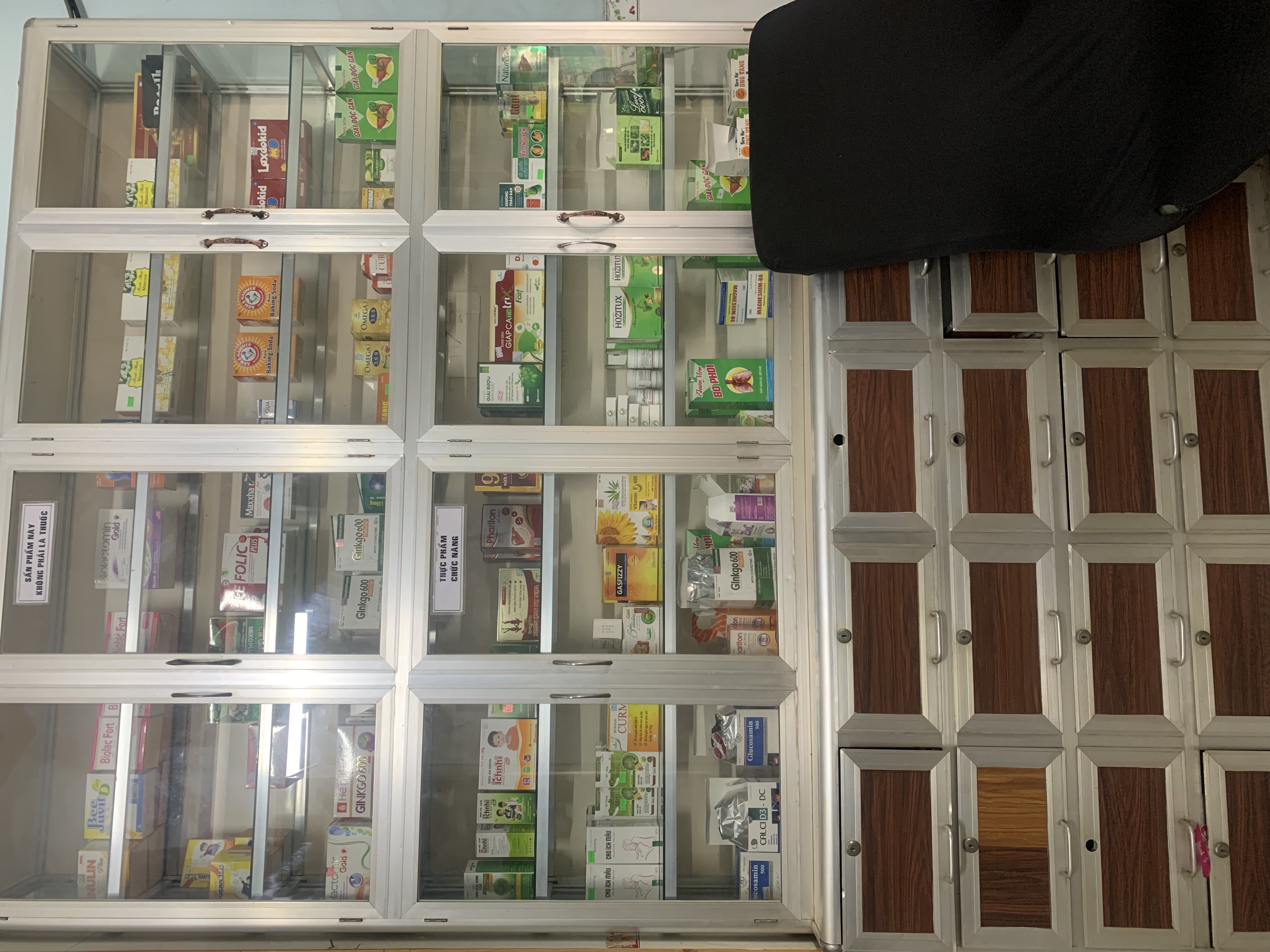 Sang tủ kệ thuốc